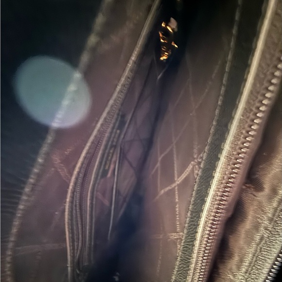 Michael Kors Elegant Brown and Black Tote - Picture 9 of 12